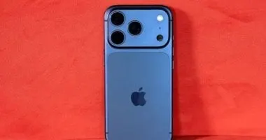 هل بدأت شاشة آيفون 18 برو فى ظهور خطوط خضراء ووردية؟.. حقيقة المشكلة الجديدة — Is the iPhone 18 Pro Screen Showing Green and Pink Lines? The Truth About the New Issue