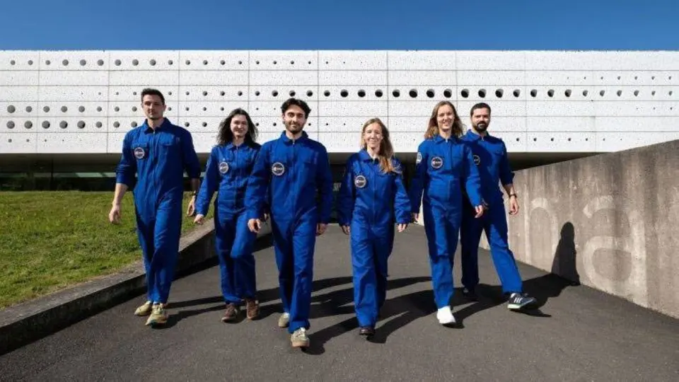 طاقم دولي ينهي تجربة عزلة 100 يوم استعدادًا لمهمات القمر والمريخ — An international crew ends a 100-day isolation experiment in preparation for Moon and Mars missions